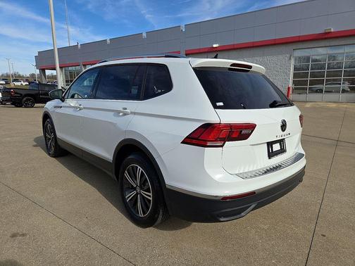 2024 Volkswagen Tiguan 2.0T SE