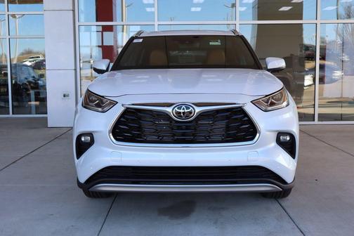 2026 Toyota Highlander Hybrid Platinum