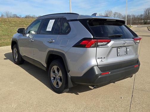 2025 Toyota RAV4 Hybrid SE