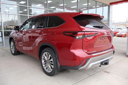 2026 Toyota Highlander Hybrid Platinum
