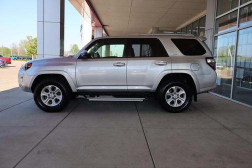 Classic Silver Metallic 2017 Toyota 4Runner SR5
