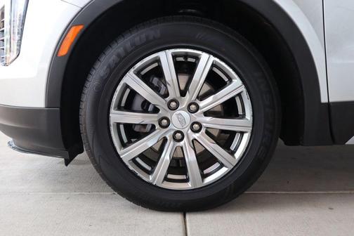 Radiant Silver Metallic 2022 Cadillac XT4 Premium Luxury