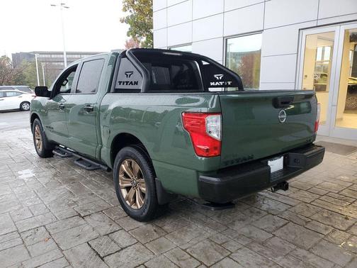 2024 Nissan Titan SV