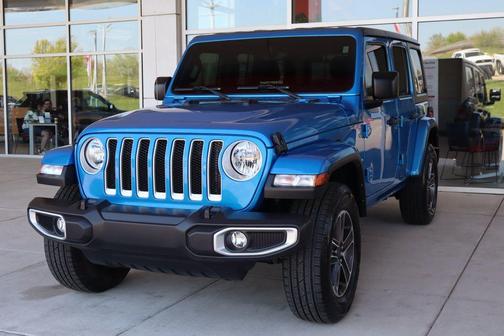 2023 Jeep Wrangler 4-Door Sahara 4x4