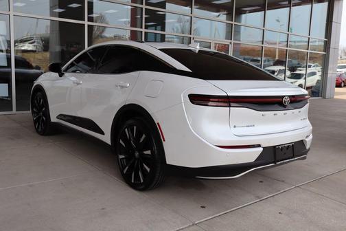 2024 Toyota Crown Platinum