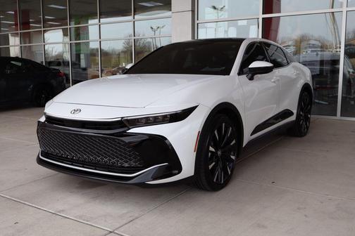 2024 Toyota Crown Platinum