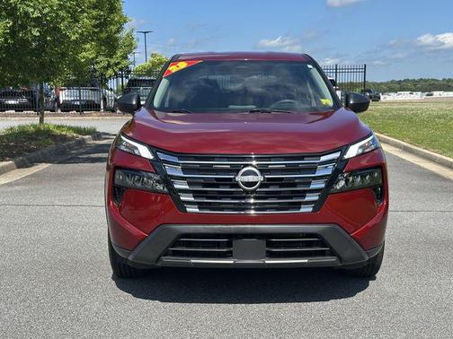 Scarlet 2025 Nissan Rogue S