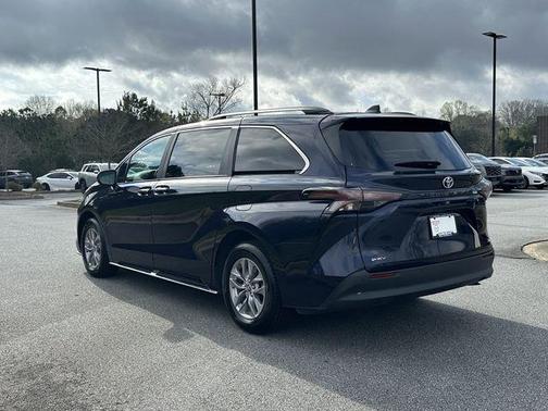 2025 Toyota Sienna XLE