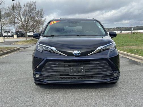 2025 Toyota Sienna XLE