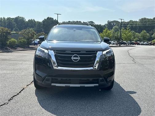 2025 Nissan Pathfinder SL FWD