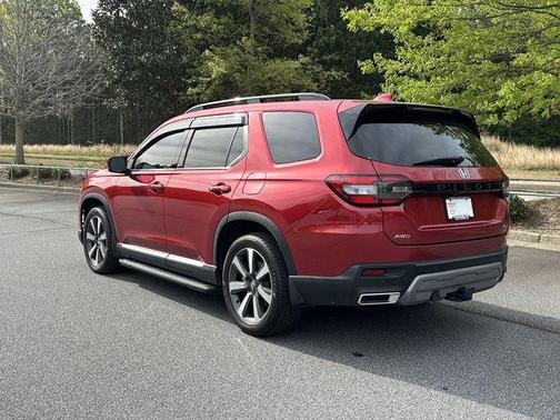 Radiant Red Metallic II 2023 Honda Pilot Touring 8-Passenger