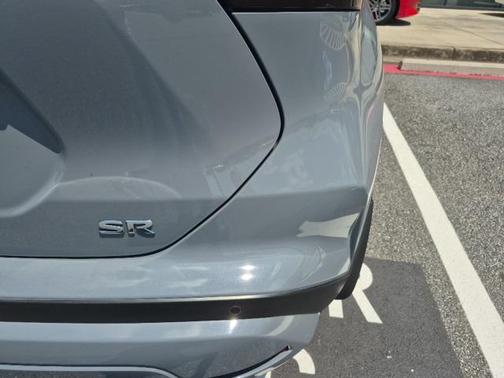 2022 Nissan Kicks SR