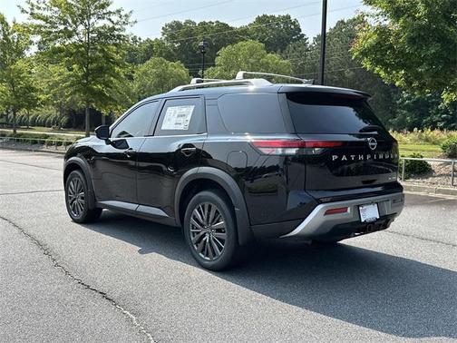 2025 Nissan Pathfinder SL 4WD
