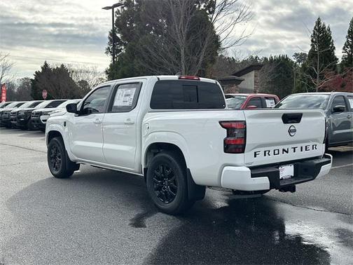 2026 Nissan Frontier SV