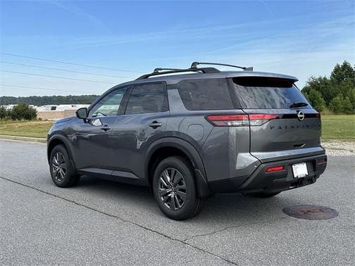 2025 Nissan Pathfinder SV 4WD