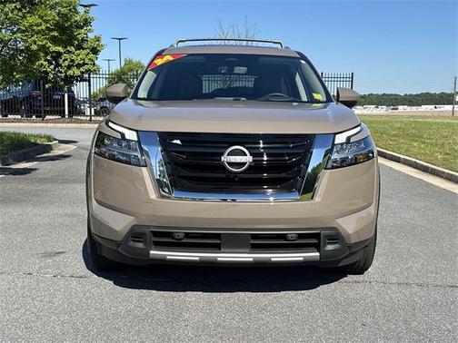 2024 Nissan Pathfinder Platinum FWD