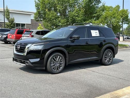 2025 Nissan Pathfinder SL 4WD