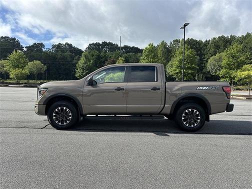2024 Nissan Titan PRO-4X