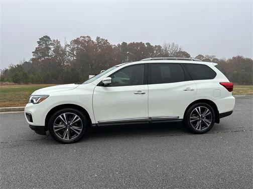2020 Nissan Pathfinder Platinum 2WD