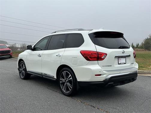 2020 Nissan Pathfinder Platinum 2WD