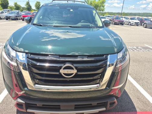 2024 Nissan Pathfinder Platinum FWD