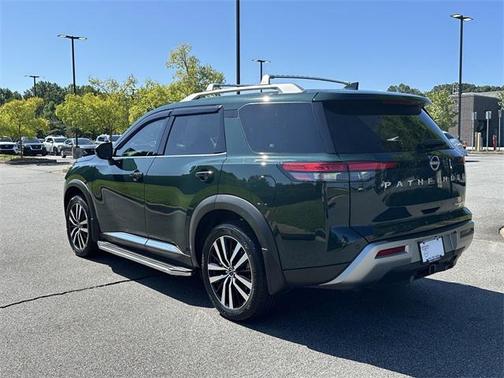 2024 Nissan Pathfinder Platinum FWD