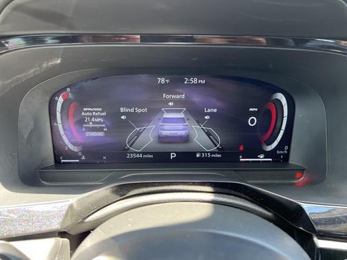 2024 Nissan Pathfinder Platinum FWD