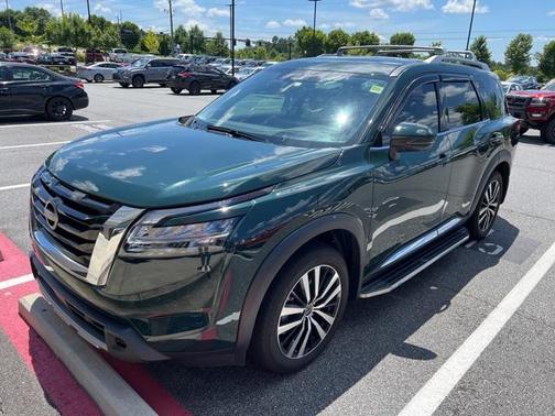 2024 Nissan Pathfinder Platinum FWD