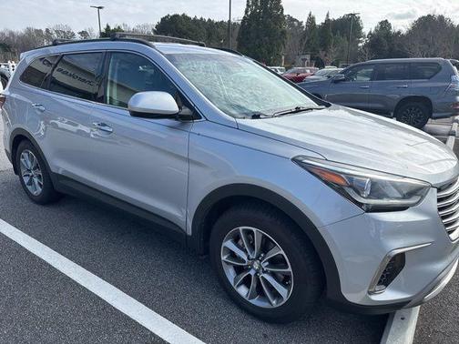 2017 Hyundai SANTA FE SE