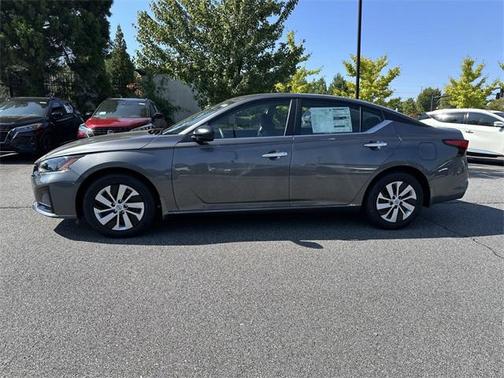 2025 Nissan Altima S FWD