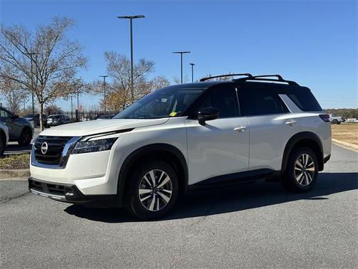 2024 Nissan Pathfinder SL 4WD