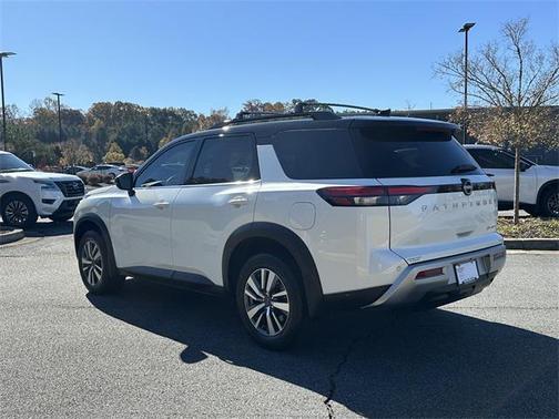 2024 Nissan Pathfinder SL 4WD