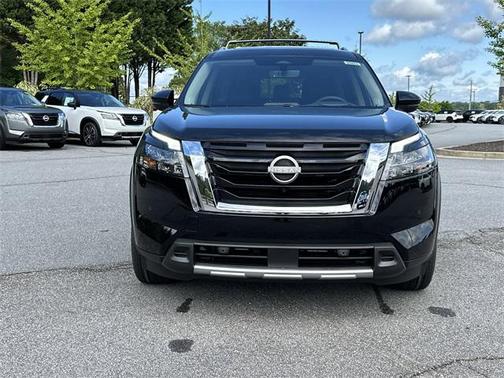 2025 Nissan Pathfinder Platinum 4WD
