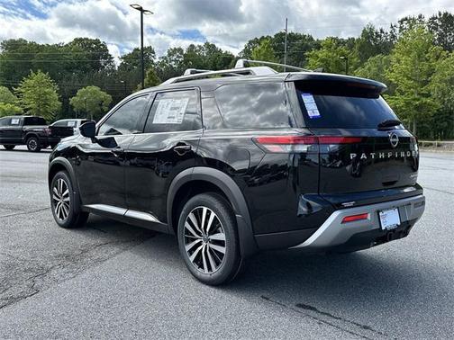 2025 Nissan Pathfinder Platinum 4WD