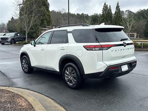 2024 Nissan Pathfinder SV FWD
