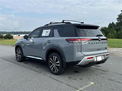 2025 Nissan Pathfinder Platinum 4WD