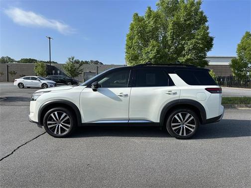 2023 Nissan Pathfinder Platinum FWD