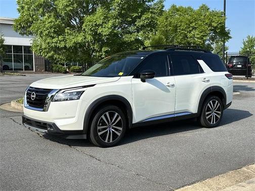 2023 Nissan Pathfinder Platinum FWD