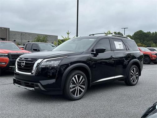 2025 Nissan Pathfinder Platinum FWD