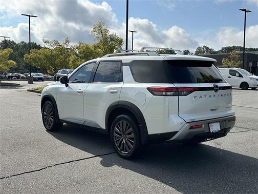 2025 Nissan Pathfinder SL 4WD