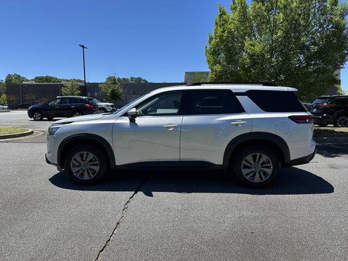 Brilliant Silver Metallic 2025 Nissan Pathfinder SV FWD