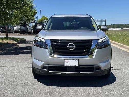 Brilliant Silver Metallic 2025 Nissan Pathfinder SV FWD