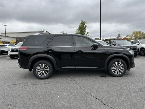 2025 Nissan Pathfinder SL FWD