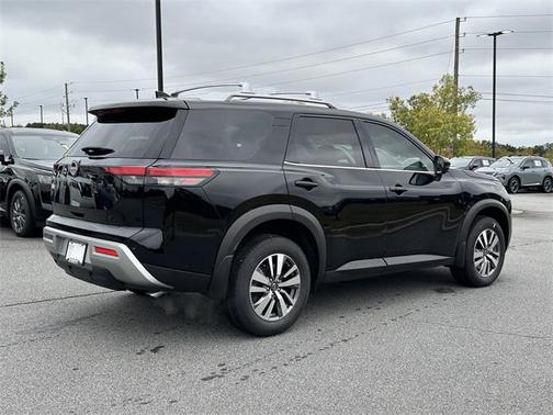 2025 Nissan Pathfinder SL FWD