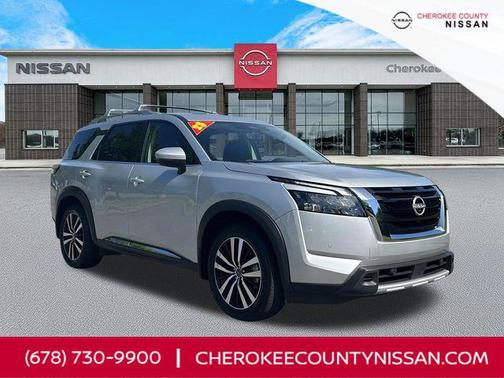 Brilliant Silver Metallic 2025 Nissan Pathfinder Platinum FWD