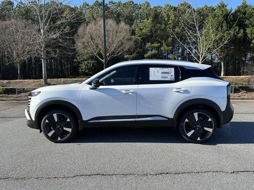 Aspen White 2026 Nissan Kicks SR