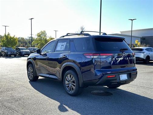 2025 Nissan Pathfinder SV FWD