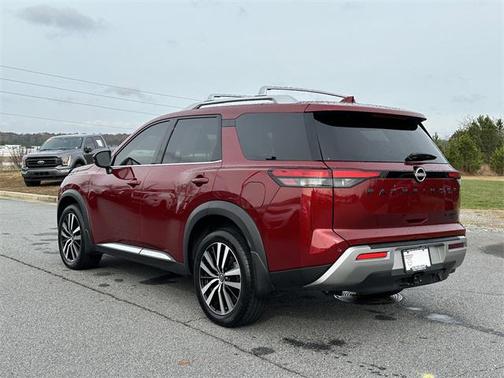 2024 Nissan Pathfinder Platinum 4WD