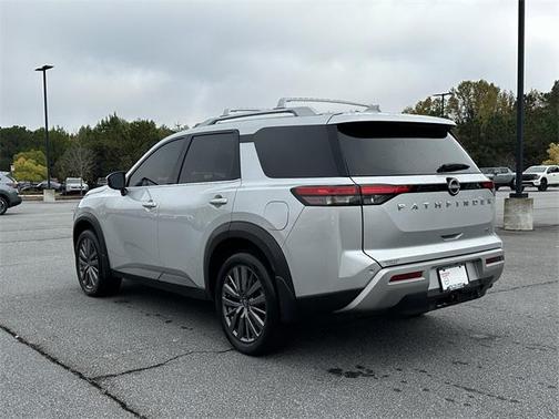 2025 Nissan Pathfinder SL FWD