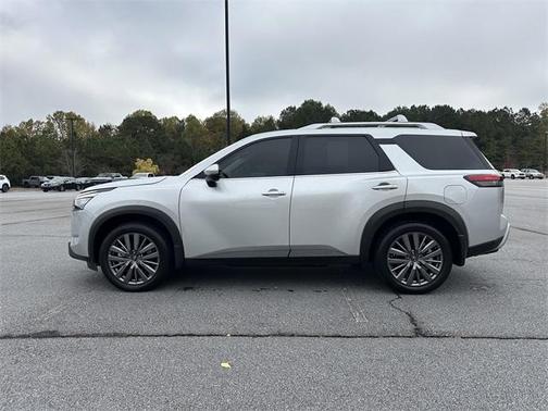 2025 Nissan Pathfinder SL FWD